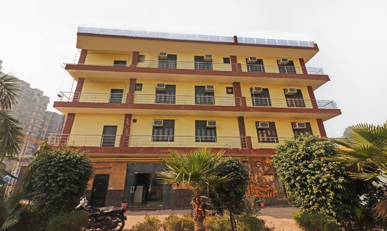 Treebo Trend Radha Palace Mathura Eksteriør billede