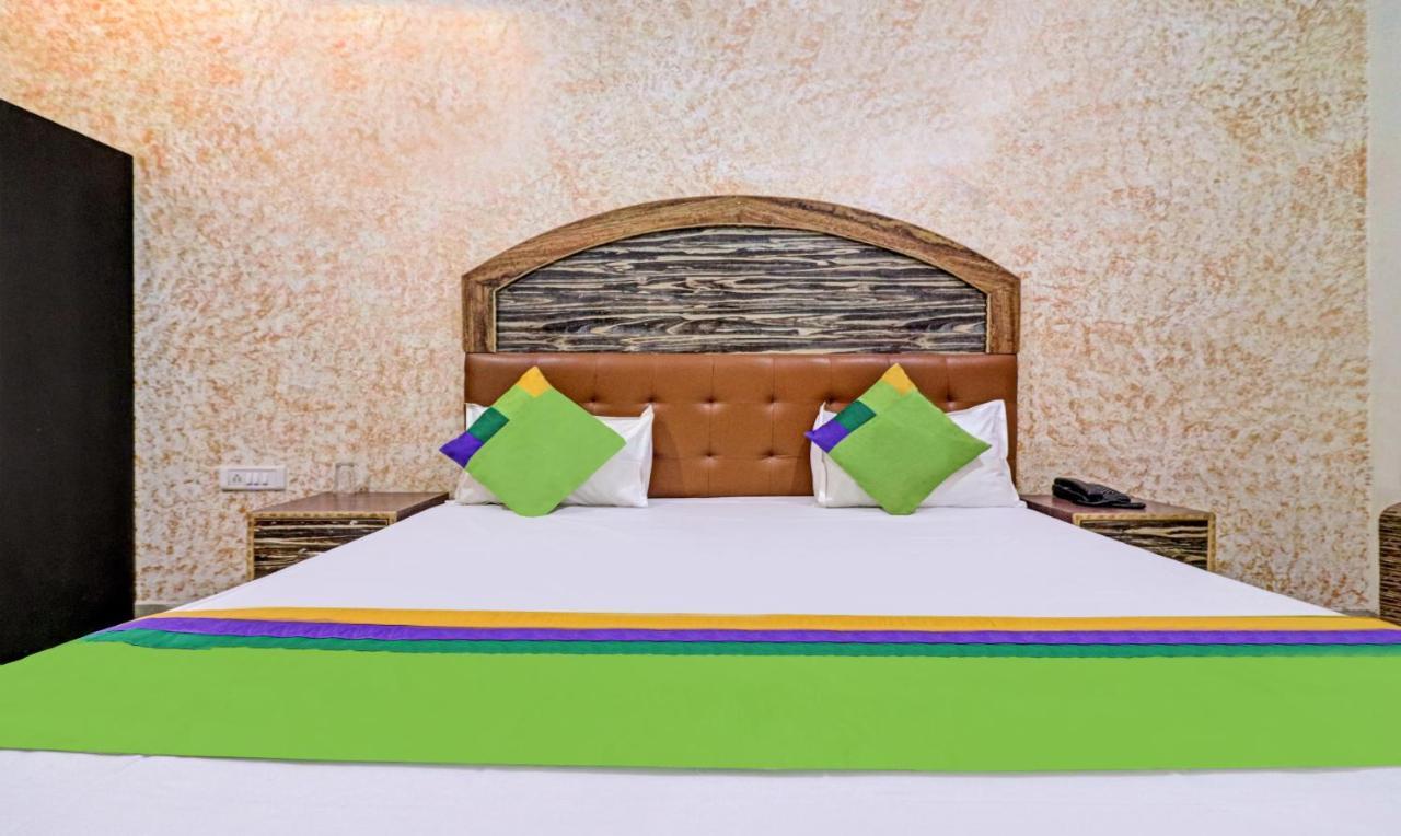 Treebo Trend Radha Palace Mathura Eksteriør billede