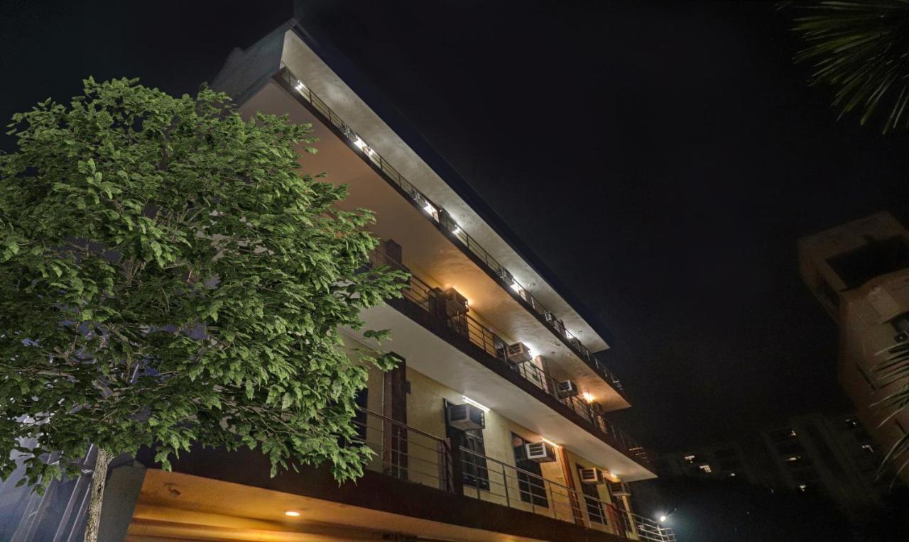 Treebo Trend Radha Palace Mathura Eksteriør billede