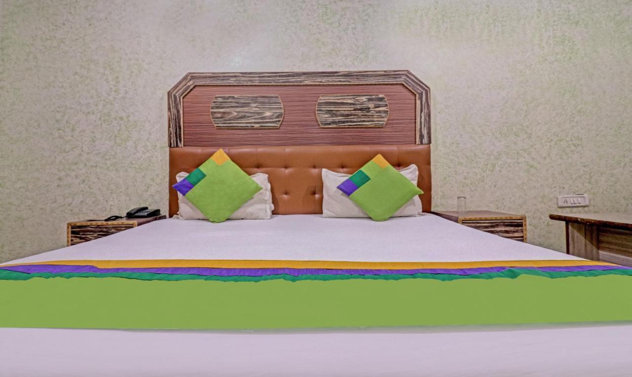 Treebo Trend Radha Palace Mathura Eksteriør billede